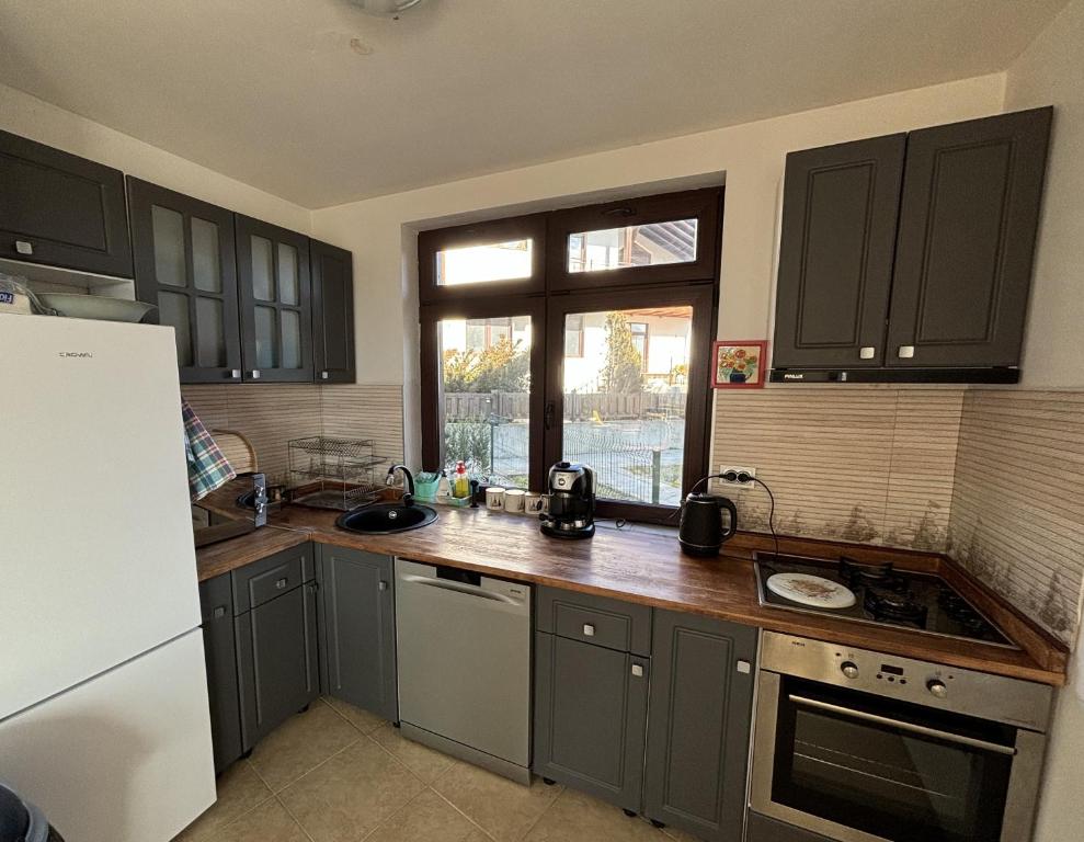 Fully equipped kitchen